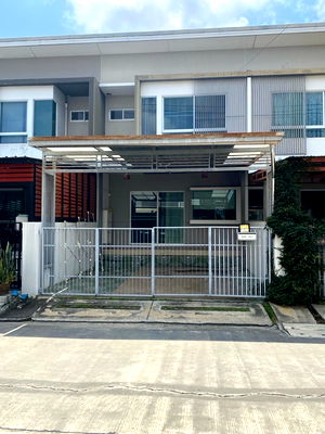 ทาวน์โฮมให้เช่า : ทำเลดีมาก! ติดถนนประชาอุทิศ 90 ไม่ต้องเข้าซอย 🚗✨