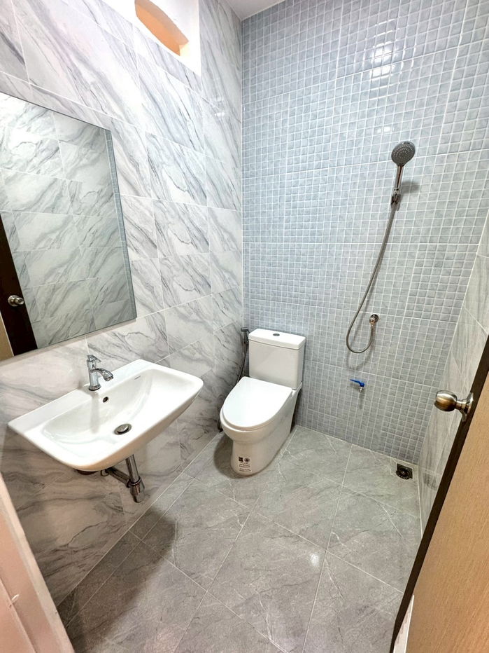 รูป บ้านตกแต่งรีโนเวทเสร็จ พร้อมเฟอร์นิเจอร์, แอร์ หมู่บ้านร่มทิพย์ ทาวน์เฮ้าส์ 2 ชั้น ถนนหทัยราษฎร์33 คลองสามวา ใกล้รถไฟฟ้า - รูปที่ 10/29