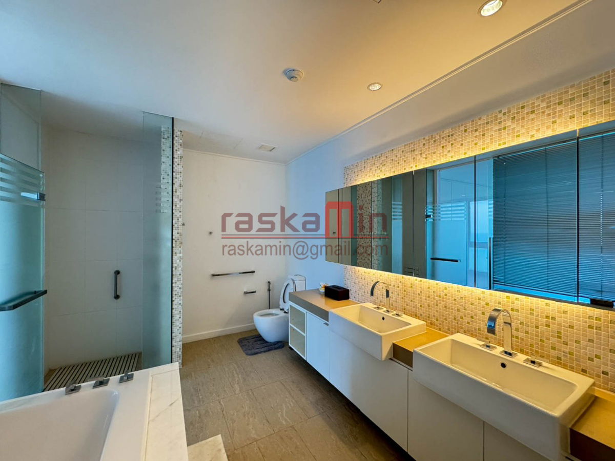 รูป นอร์ทพ้อยท์ คอนโดมิเนียม – ยูนิตชั้นสูง 4 ห้องนอน พร้อมสระว่ายน้ำส่วนตัว - รูปที่ 12/60