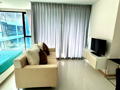 ขายคอนโด : **ขายถูก!! Acqua Condo Jomtien ห้องสตูดิโอ 35 ตร.ม. วิวทะเล ใกล้ไนท์มาร์เก็ตเพียง 5 นาที