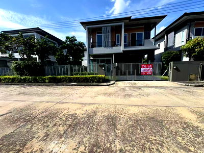 บ้านเดี่ยว ถนนปัญญาอินทรา : บ้านใหม่ 100% ! ทำเลติดถนนวงแหวนกาญจนาฯ เพียง 5 นาที ถึงห้างแฟชั่นฯ !ขายบ้านเดี่ยว เสนา พาร์ค แกรนด์ รามอินทรา (Sena Park Grand Ramindra) 62 ตร.ว