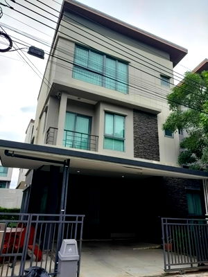 บ้านแฝด กรุงเทพมหานคร : [[ขาย]] บ้านแฝด📌ใกล้Mega บางนา โครงการ บ้านกลางเมือง The Edition บางนา-วงแหวน แต่งสวย 💥