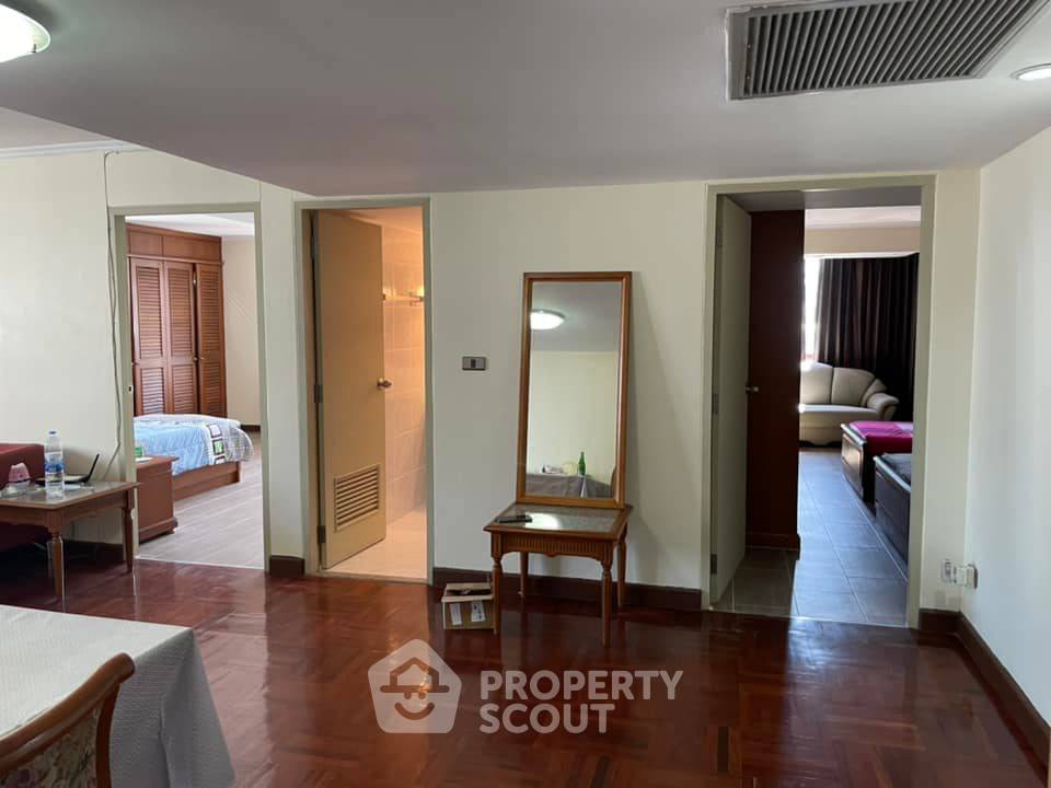 picture 2-BR Condo at Omni Tower near BTS Nana (ID 1840605) - 7/11