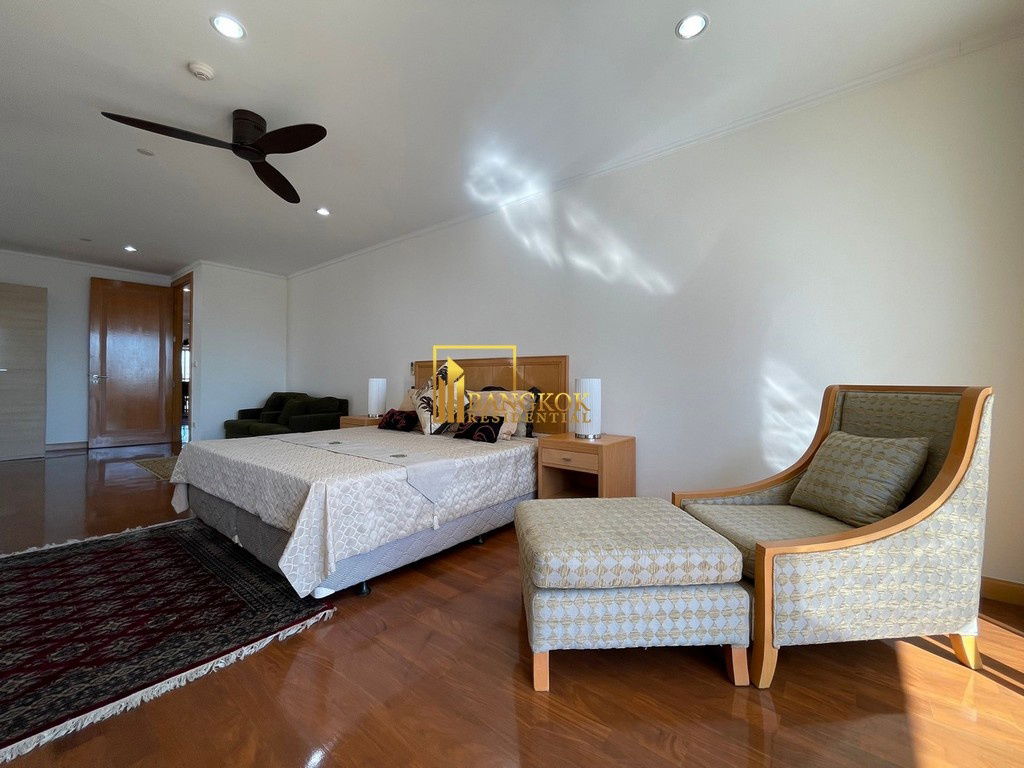 รูป Very Spacious 4 Bedroom Apartment in Phrom Phong - BR0347AP - รูปที่ 30/54