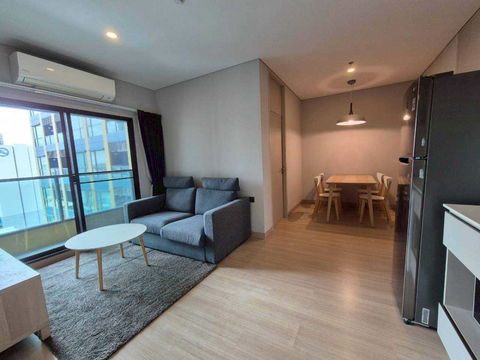 Lumpini Suite Phetchaburi–Makkasan 2 Bedrooms, 1 Bathroom 40.5 sqm | 20th Floor | City View | Fully Furnished & Ready to Move In
