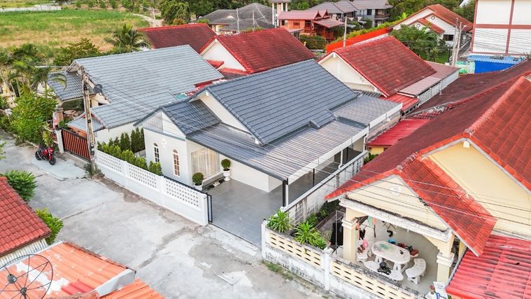 ขายบ้านสวยพัทยา ทำเลทอง – ใกล้มาบประชัน ตกแต่งเฟอร์นิเจอร์ครบทั้งบ้าน