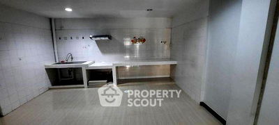 ทาวน์โฮม ช่างชุ่ย : ทาวน์เฮาท์ 4-ห้องนอน ใน อรุณอมรินทร์ (ID 2430919)