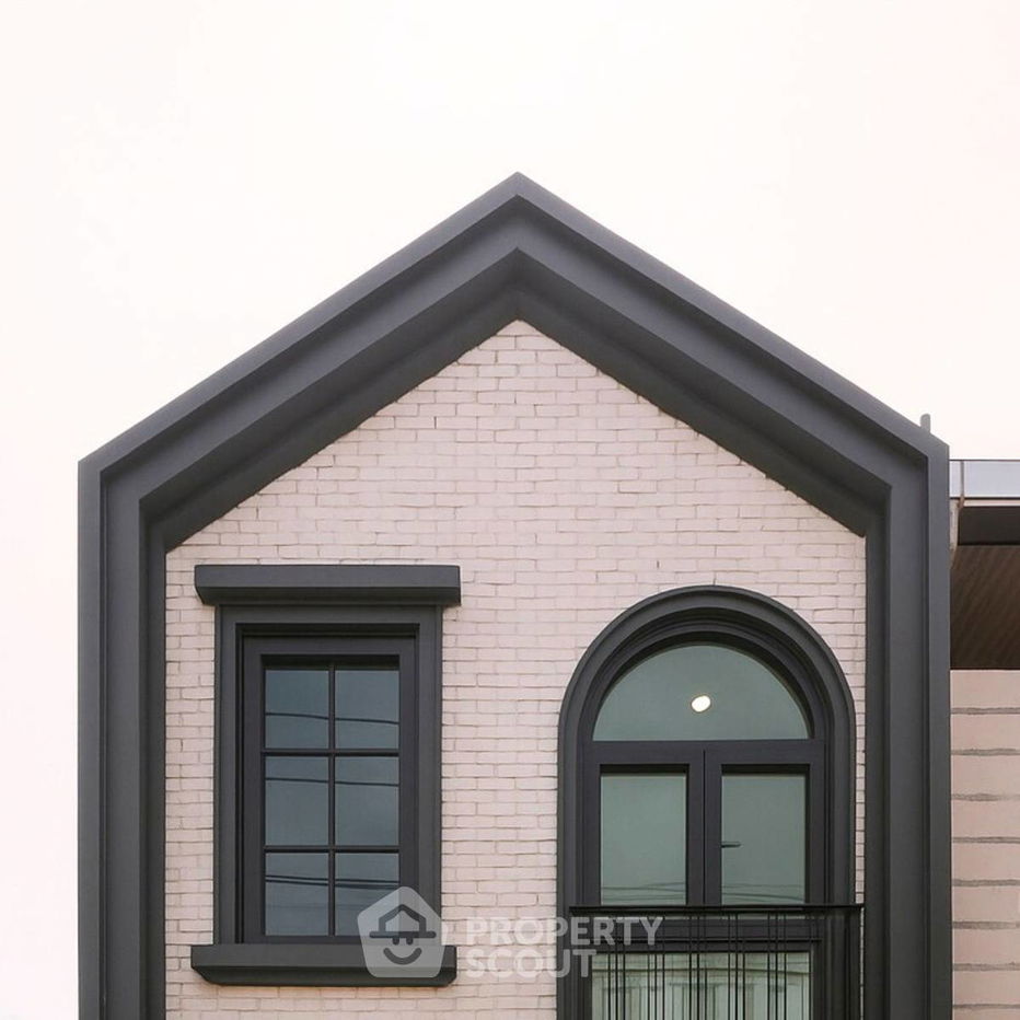 picture 3-BR House at Khlong Tan Niwet Village near ARL Ramkhamhaeng (ID 2436847) - 32/32