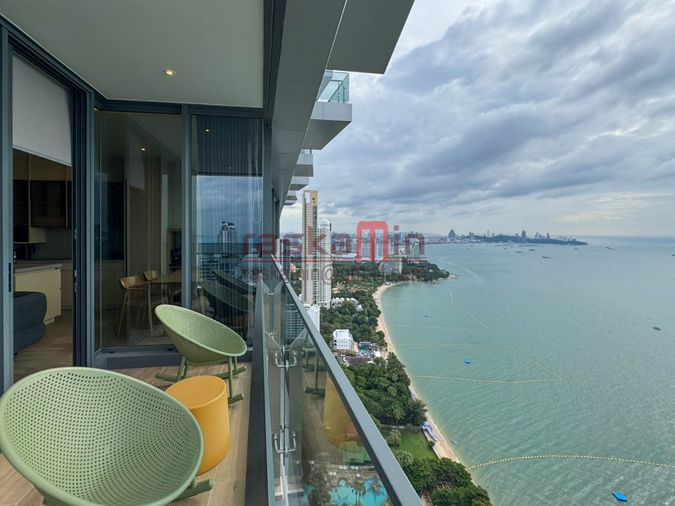 คอนโดหรูริมทะเล AROM Wongamat – 2 ห้องนอน ชั้นสูง วิวพาโนรามา