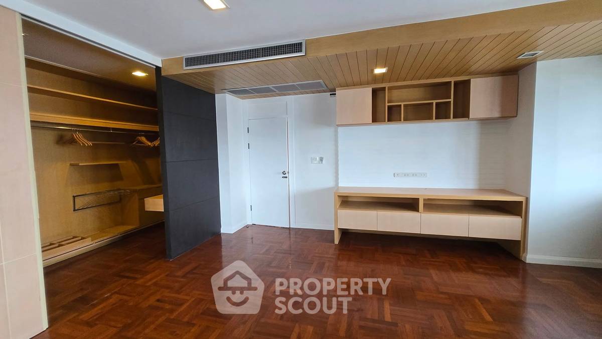 picture 3-BR Condo at Tower Park near ARL Makkasan (ID 2434980) - 12/12