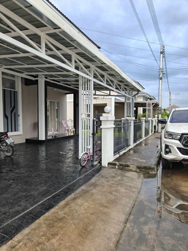 ให้เช่าบ้านเดี่ยวสองชั้น 3 ห้องนอน 3 ห้องน้ำ 1 ห้องครัว 2-3 ที่จอดรถ