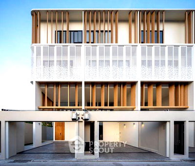 ทาวน์โฮม วิทยาลัยเทคนิคการสัตวแพทย์ : ทาวน์เฮาท์ 3-ห้องนอน ใน ลาดพร้าว (ID 2430774)