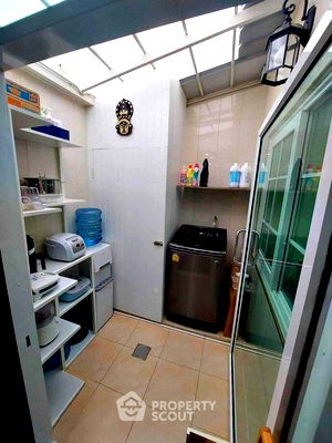 ทาวน์โฮม วิทยาลัยพณิชยการบางนา : ทาวน์เฮาท์ 4-ห้องนอน ใกล้ BTS แบริ่ง (ID 2431154)