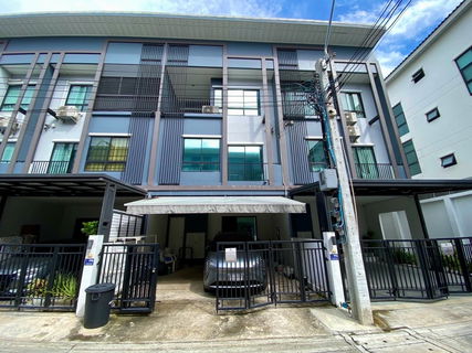 ขายทาวน์โฮม 3 ชั้น สัมมากร อเวนิว รามอินทรา–วงแหวน | 194 ตร.ม. | 3 นอน 4 น้ำ | ใกล้รถไฟฟ้าสายสีชมพู เพียง 4 นาที