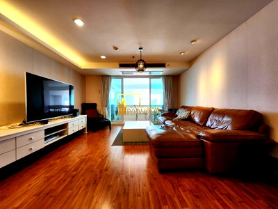 คอนโดให้เช่า : Crystal Garden | Modern 2 Bedroom Condo For Rent in Vibrant Location - BR17033CD