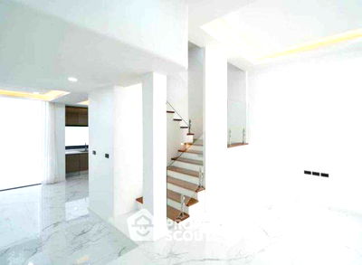 ทาวน์โฮม สวนเบญจกิติ : ทาวน์เฮาท์ 4-ห้องนอน ใกล้ BTS นานา (ID 2430835)