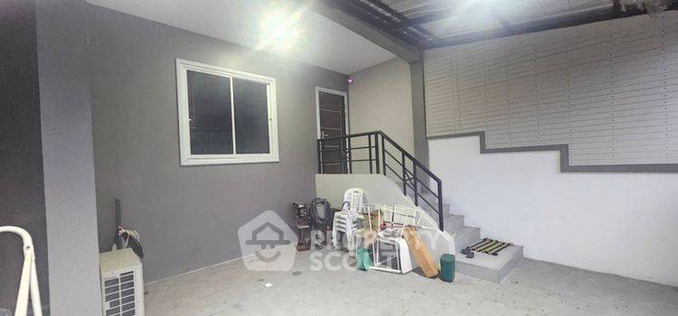 รูป ทาวน์เฮาท์ 2-ห้องนอน ใน สามวาตะวันตก (ID 2430863) - รูปที่ 2/20