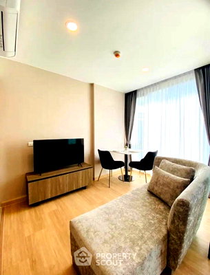 Condos for sale : 1-BR Condo at Lloyd Soonvijai-Thonglor in Bang Kapi (ID 2435745)