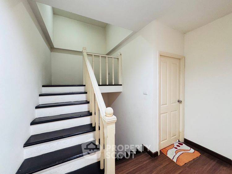 รูป ทาวน์เฮาท์ 4-ห้องนอน ใน เสาธงหิน (ID 2430798) - รูปที่ 12/15