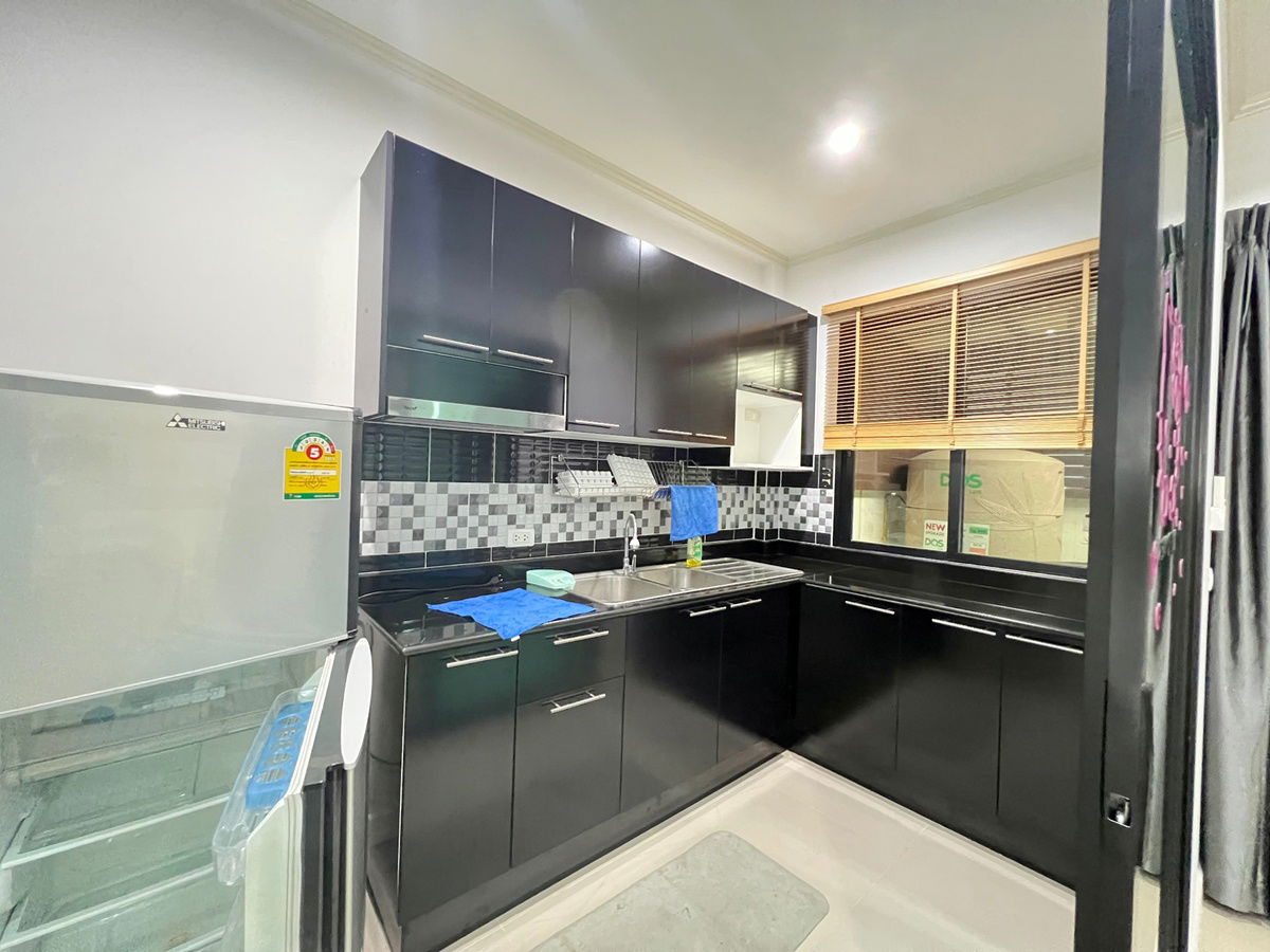 รูป 🌟 ขายทาวน์โฮม 3 ชั้น Supalai Essence ลาดพร้าว | ทำเลดี ใกล้ MRT ลาดพร้าว 101 🏡 ทาวน์โฮมสไตล์โมเดิร์น ฟังก์ชันลงตัว พร้อมครัวบิ้วอิน หน้าบ้านกว้าง - รูปที่ 7/26