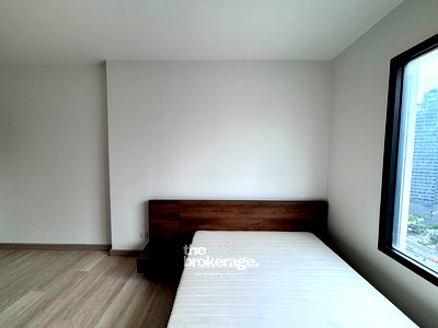 Condos for sale : Sale Life Asoke Studio 3.99 Mb Only!!  C220930009