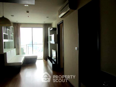 Condos for rent Soi Sukhumvit 71 : 2-BR Condo at Sky Walk Residences near BTS Phra Khanong (ID 2208604)