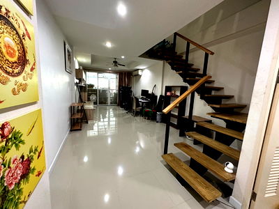 ทาวน์โฮม ม.รามคำแหง : ขายทาวน์โฮม 20 ตรว.ลาดพร้าว 110 แยก 3 ใกล้รถไฟฟ้าสายสีเหลือง สถานีมหาดไทย เขตวังทองหลาง กรุงเทพ