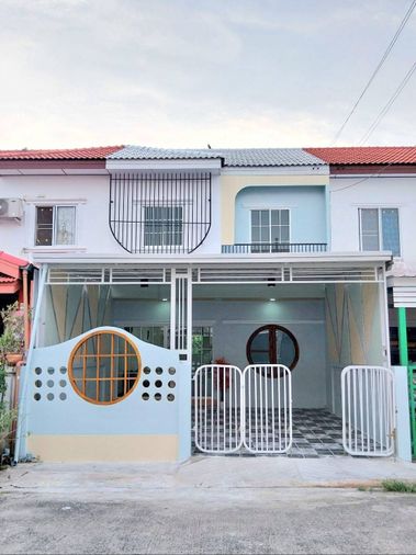 4-bed townhouse for sale, 104 sqm, 26 sq wah, Nong Chok