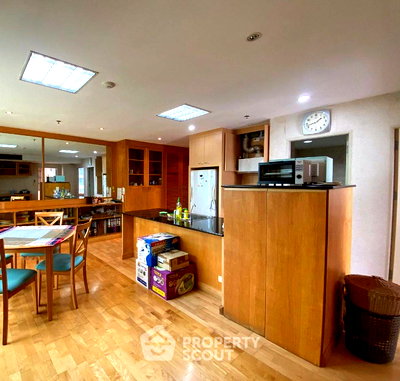 Condos for sale Asoke Road : 2-BR Condo at Asoke Place near MRT Sukhumvit (ID 1555906)