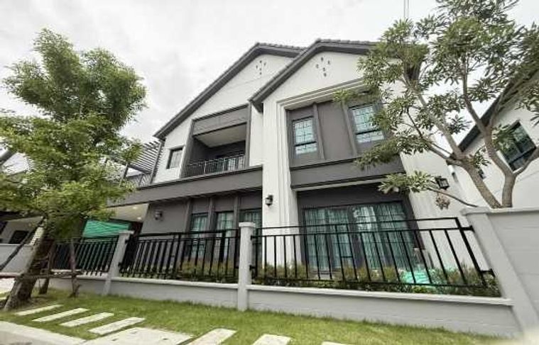 ให้ เช่า: บ้านหรู The Centro Bangna เฟส 2 - 62 ตร.ว. 303 ตร.ม. 4นอน 5น้ำ ใกล้เมกะบางนา เฟอร์นิเจอร์ครบ พร้อมเข้าอยู่