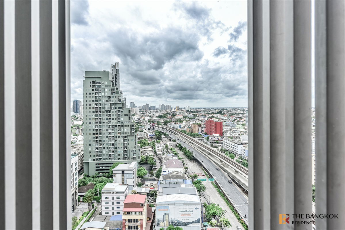 picture Book before anyone else The Room BTS Wongwianyai near BTS Wongwian Yai - 7/10