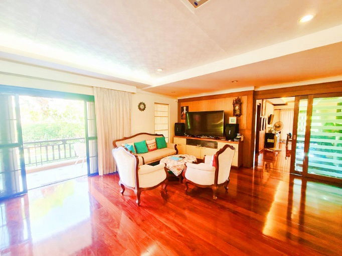 picture A large garden house in the Khon Kaen city area, a corner plot bordering three streets (Selling for several million baht below the actual price.) - 6/20