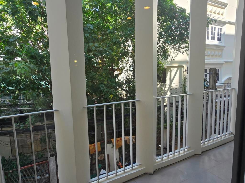 รูป ทาวน์เฮาส์ 5 ชั้น ตกแต่งใหม่ พื้นที่ 240 ตร.ม. 3 ห้องนอน วิวเมืองแบบพาโนรามาจากดาดฟ้า เดินเพียง 5 นาทีถึงสถานีรถไฟฟ้า BTS เซนต์หลุยส์ - รูปที่ 27/28