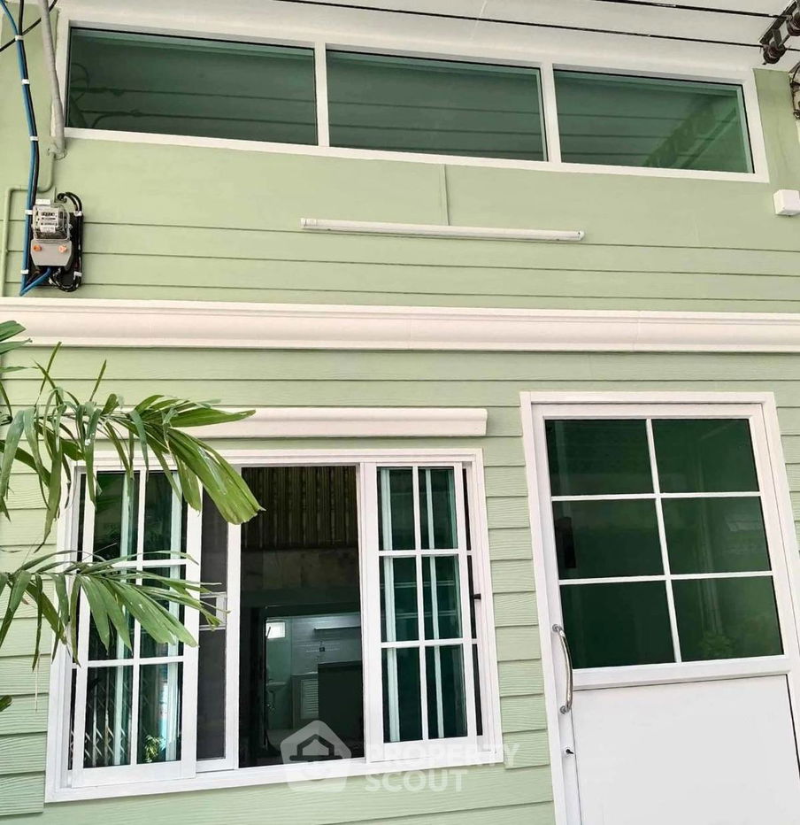 รูป ทาวน์เฮาท์ 4-ห้องนอน ใกล้ MRT ไฟฉาย (ID 2392989) - รูปที่ 1/9