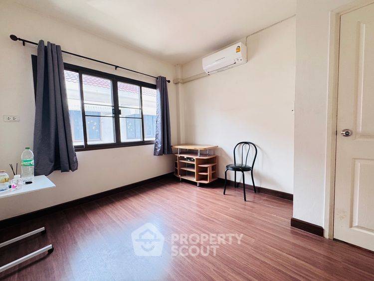 รูป ทาวน์เฮาท์ 4-ห้องนอน ใน เสาธงหิน (ID 2430798) - รูปที่ 11/15