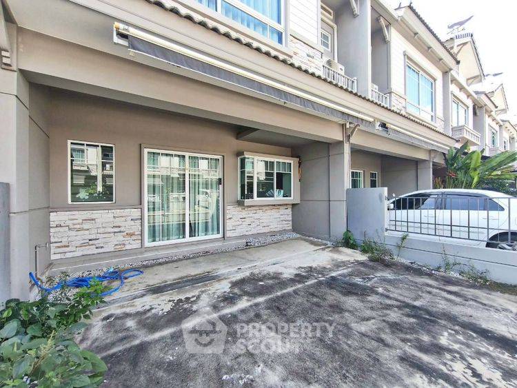 รูป ทาวน์เฮาท์ 3-ห้องนอน ใน บางสีทอง (ID 2430802) - รูปที่ 4/18