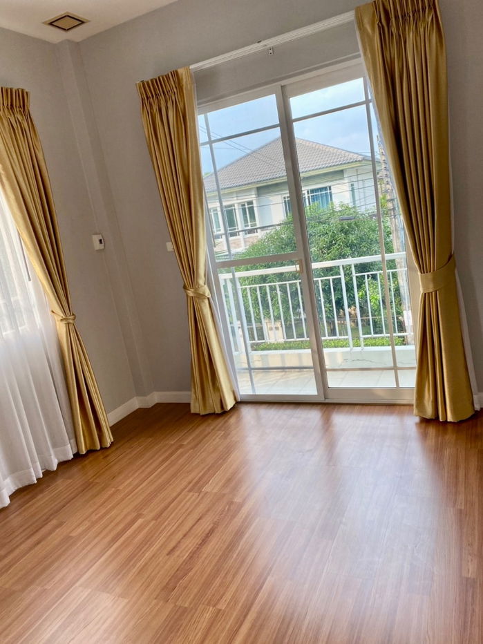 รูป ให้เช่า บ้านเดี่ยวมัณฑนา กรุงเทพกรีฑา 7 | พื้นที่ 67 ตร.วา | ฟังก์ชันครบ ทำเลดี เข้า–ออกสะดวก - รูปที่ 9/29