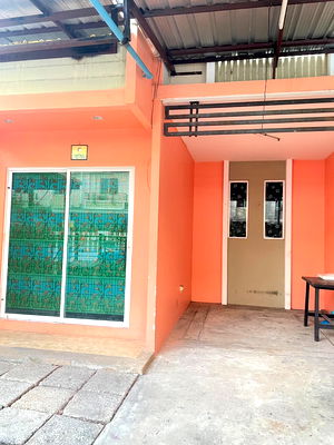 ทาวน์โฮมให้เช่า : ทาวน์เฮาส์ให้เช่า มบ.อยู่ติดถนนราชพฤกษ์ เดินทางสะดวก