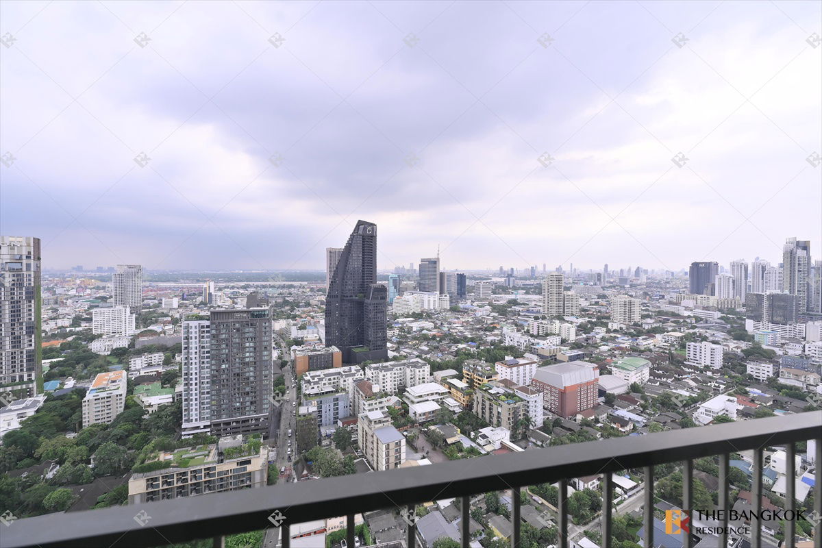 picture Noble Remix near BTS Thong Lo The Privilege of Luxury in an Economic Hub Location - 10/11