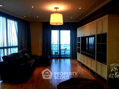 เช่าคอนโด เขตคลองเตย : คอนโด 3-ห้องนอน ที่ มิลเลนเนียม เรสซิเด้นส์ แอท สุขุมวิท คอนโดมิเนียม ใกล้ BTS อโศก (ID 2327085)