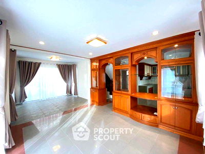 บ้านเดี่ยว เมืองชลบุรี ชลบุรี : บ้าน 4-ห้องนอน ใน แสนสุข (ID 2426277)