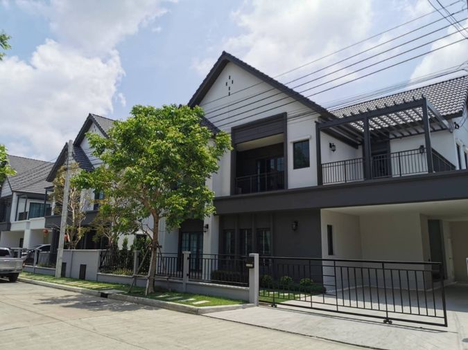 ให้เช่า เซนโทร บางนา พร้อมอยู่  HST0028