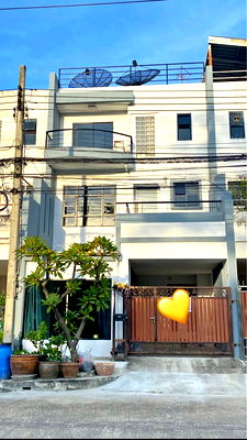 เช่าโฮมออฟฟิศ MRT ศรีลาซาล : 💛ให้เช่า Home Office 4 ห้องนอน💛 จดทะเบียนบริษัทได้ โครงการ Prime Place 105 ซ.ลาซาล 77 (บางนา) บ้านสวย พื้นที่ใช้สอยกว้าง 300 ตร.ม.