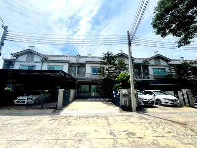 ทาวน์โฮม เมืองสมุทรปราการ สมุทรปราการ : ขายบ้าน Indy 2 ศรีนครินทร์ ทาวน์โฮมสไตล์อังกฤษ 2 ชั้น  ใกล้รถไฟฟ้าสายสีเขียว