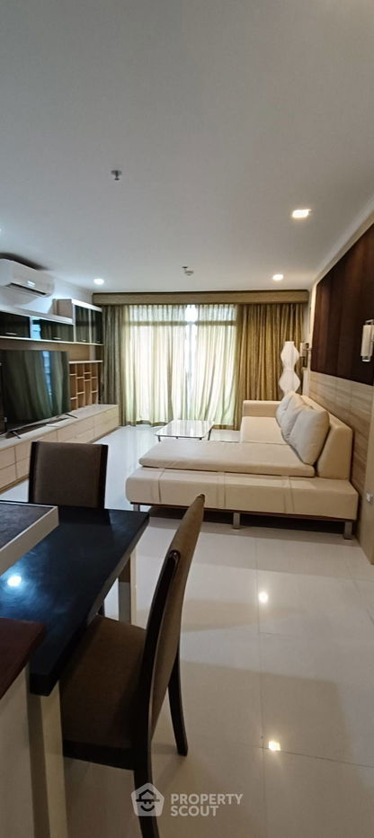 รูป คอนโด 2-ห้องนอน ที่ สุขุมวิท ซิตี้ รีสอร์ท คอนโดมิเนียม ใกล้ BTS นานา (ID 2230864) - รูปที่ 1/6