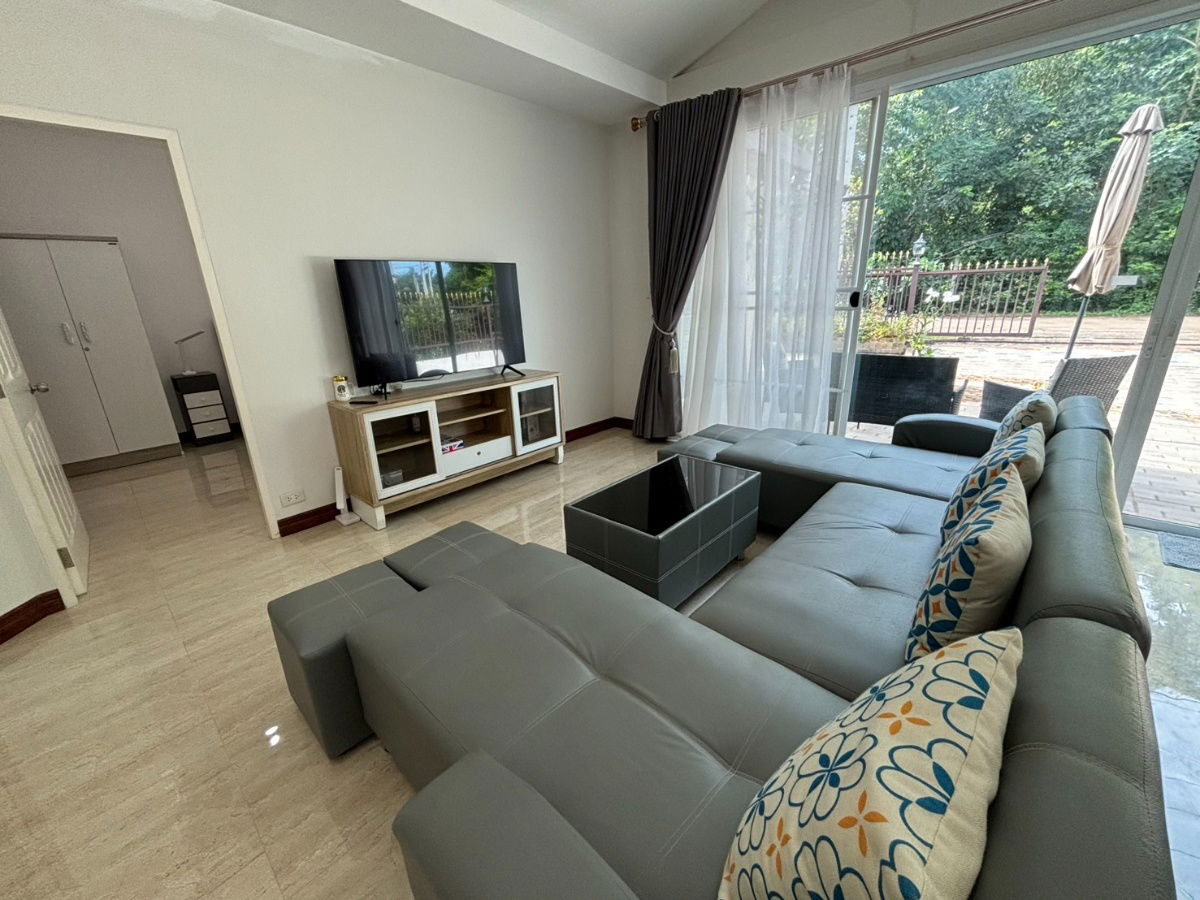 picture A Modern Designed 3 Bed House for Rent 1 Minute Walk Distance to Mae Phim Beach - 13/26