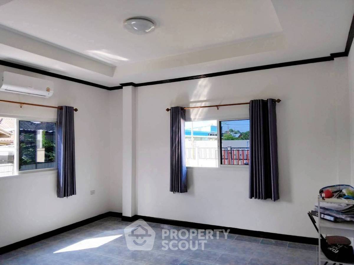 รูป บ้าน 3-ห้องนอน ใกล้ เมืองพัทยา (ID 2430575) - รูปที่ 10/13