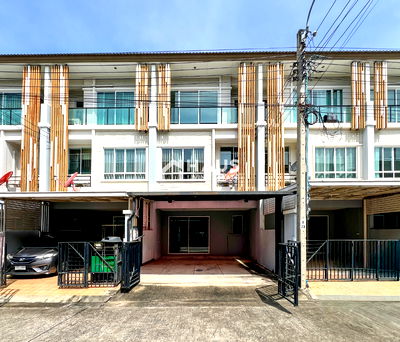 ทาวน์โฮม มหาวิทยาลัยศิลปากร เมืองทองธานี : 🔥 ขายทาวน์โฮม เดอะ แพลนท์ ซิตี้ แจ้งวัฒนะ 🔥 / 3 ห้องนอน #TPKD009