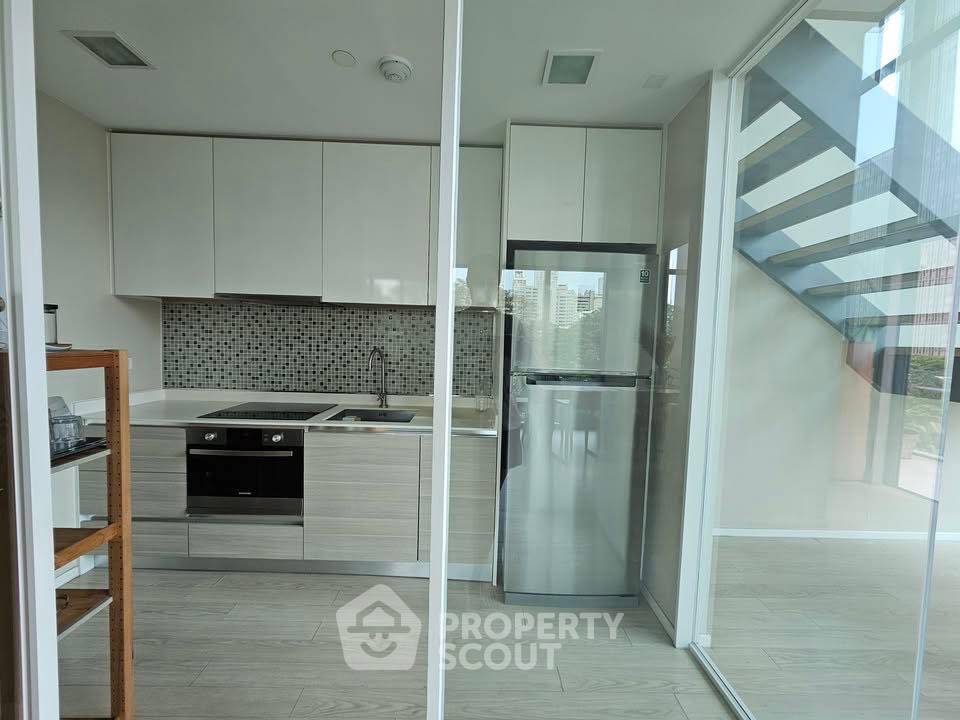 รูป คอนโด 2-ห้องนอน ที่ เดอะ รูม สุขุมวิท 21 ใกล้ MRT สุขุมวิท (ID 2325253) - รูปที่ 11/14