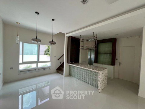 บ้าน 4 ห้องนอน ขาย ใน มัณฑนา พรานนก สาย 2-บางแวก บางแค (ID 2426116)